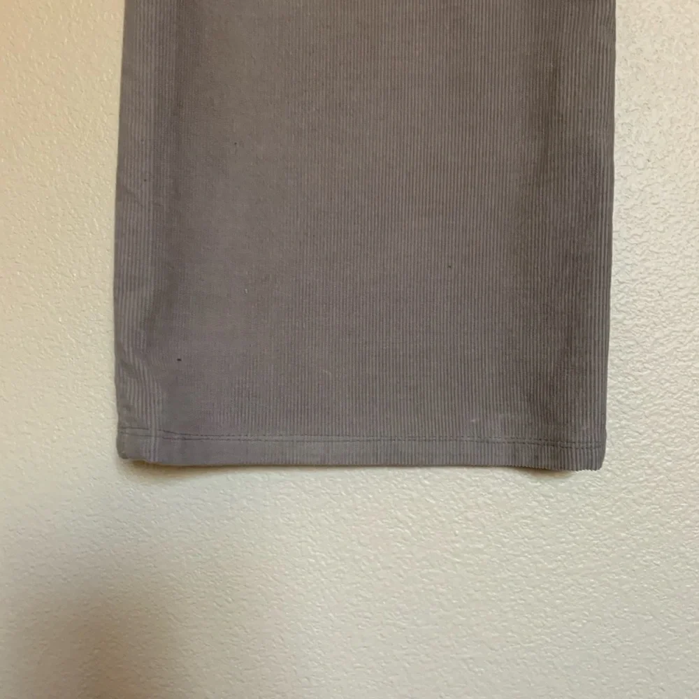Banana Republic Boot Cut Corduroy Men Pants Size 35x30. Used Good Condition. - Picture 7 of 7